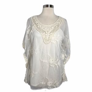Altar’d State Womens Lace Blouse Size Medium Off White Lined Short Sleeve